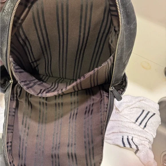 Frye Logan Black Leather Backpack - Picture 3 of 13